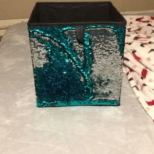 Flip sequence basket